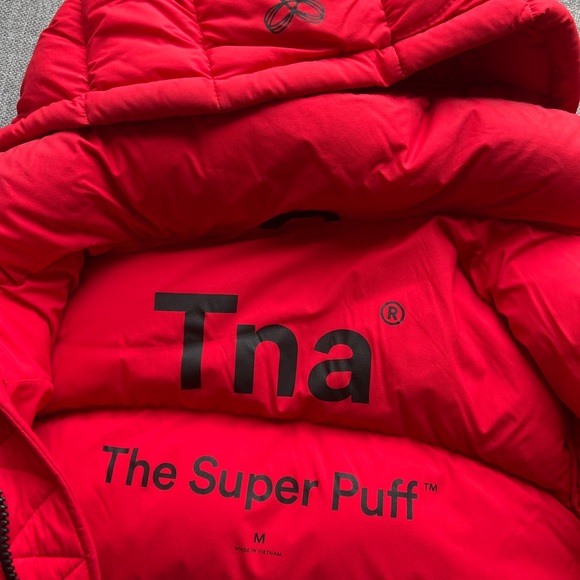 ARITZIA TNA Superpuff Red Size M - Picture 5 of 12